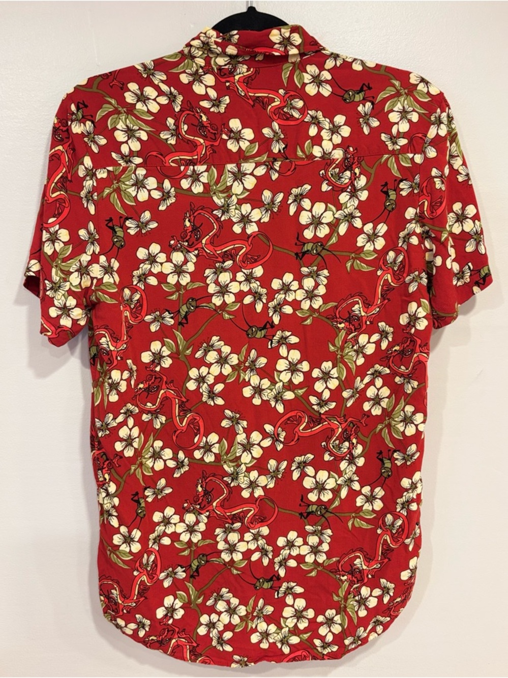 Disney Mulan Mushu & Cri-Kee Woven Button-Up BoxLunch Exclusive Unisex Sz Small - Picture 4 of 6